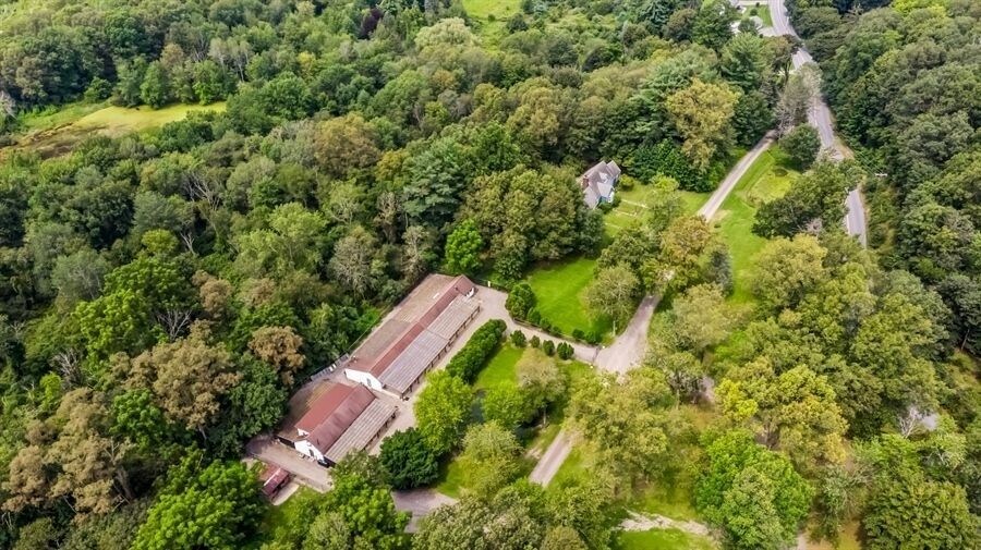 More Photos Of 109-111 N Cross Rd, Lagrangeville Veterinarian Kennel For Sale