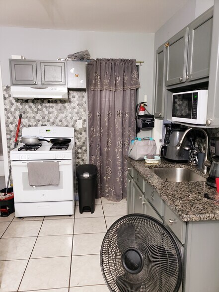 More Photos Of 79-81 Washington St, Perth Amboy Apartments For Sale