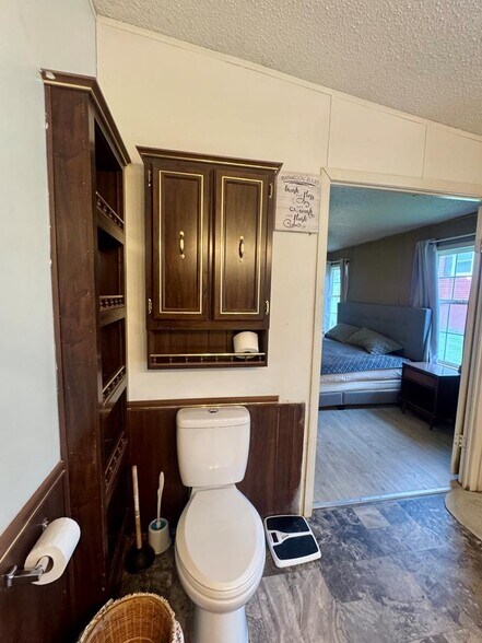 More Photos Of 158 Caloric Rd., Mullens Flex For Sale