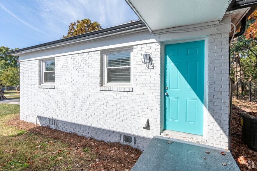 More Photos Of 2479 Julia Ave, Charlotte Apartments For Sale