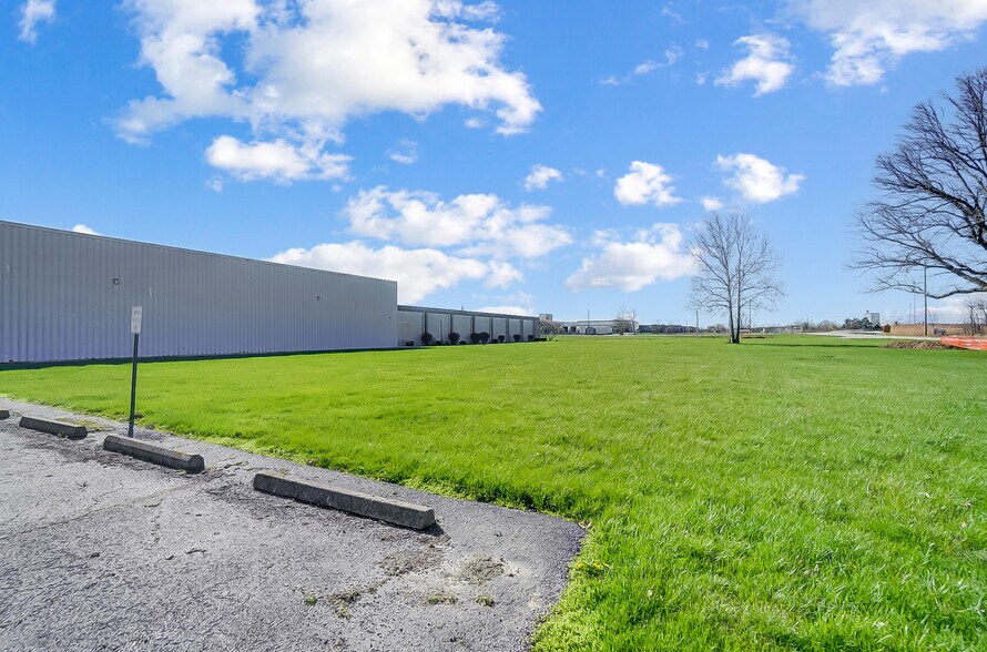 More Photos Of 2025 E 4th St, Lima Light Manufacturing For Sale