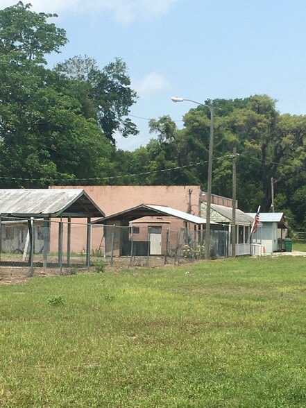 Primary Photo Of 2046 US Highway 17 N, Seville Auto Dealership For Sale