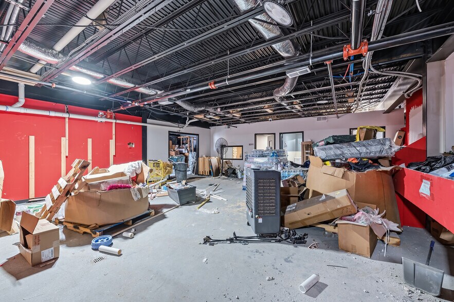 More Photos Of 145-555 Hamilton St, Allentown Showroom For Lease