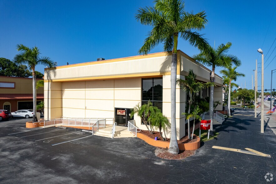 More Photos Of , Merritt Island General Retail For Sale