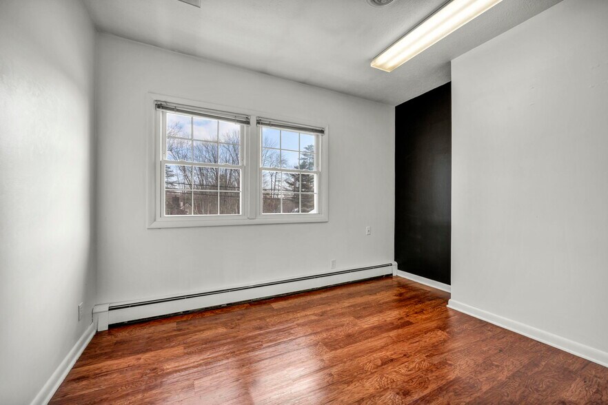 More Photos Of 10570-10574 Ravenna Rd, Twinsburg Office For Lease