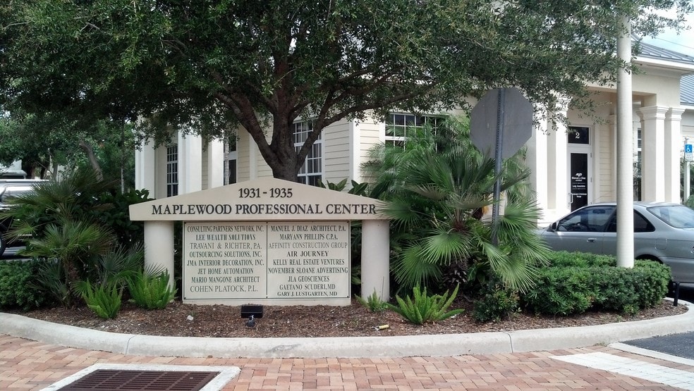 More Photos Of 1931 Commerce Ln, Jupiter Office For Sale