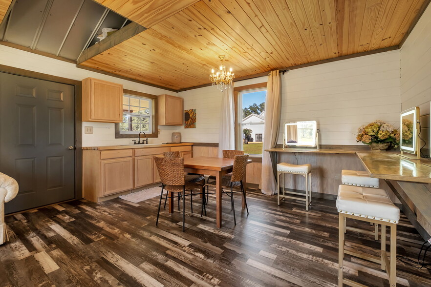 More Photos Of 4004 Golf Course Rd, Perry Lodge Meeting Hall For Sale