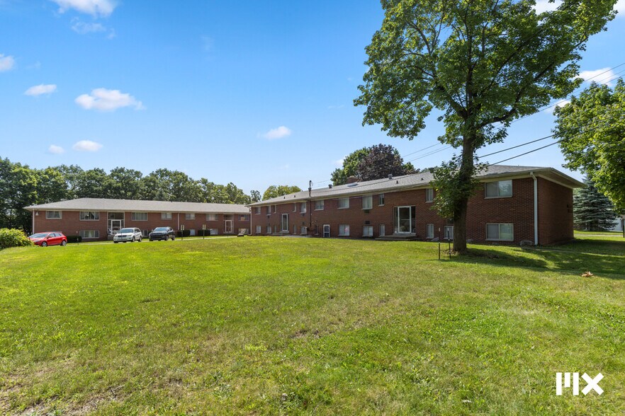 More Photos Of 2907 S Burdick St, Kalamazoo Apartments For Sale