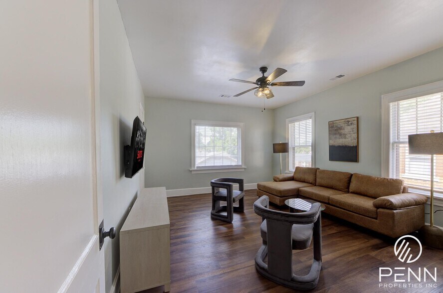 More Photos Of 2375 Forrest Ave, Memphis Apartments For Sale