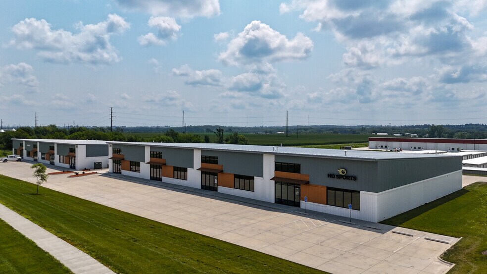 More Photos Of 250 Delaware St, Norwalk Light Manufacturing For Lease