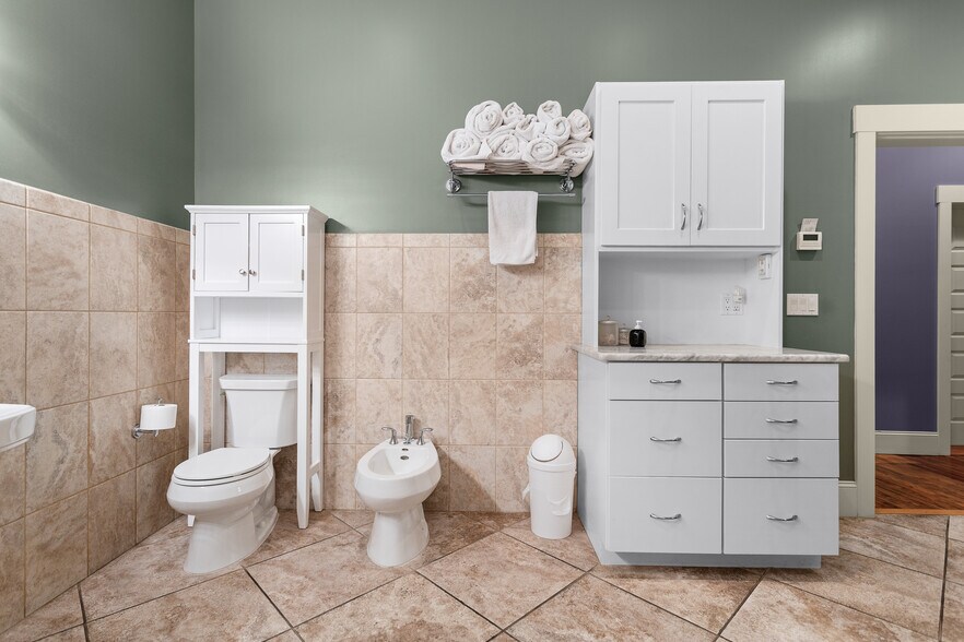 More Photos Of 302-308 1st St SW, Roanoke Storefront Retail Residential For Sale