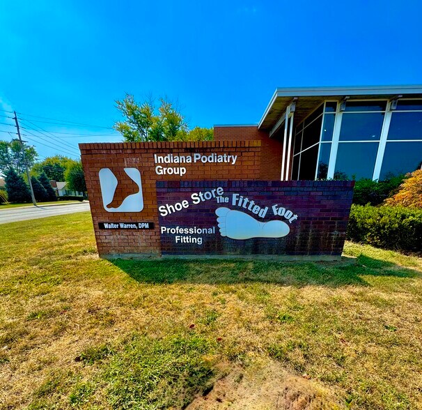 More Photos Of 1239 E 4th Street Rd, Seymour Office For Lease