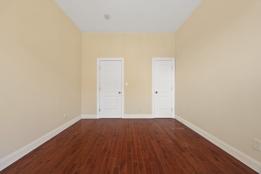 More Photos Of 222 E 51st St, Brooklyn Storefront Retail Residential For Sale