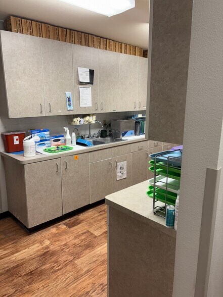 More Photos Of 1702 Pat Booker Rd, Universal City Medical For Sale