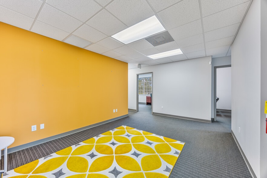 More Photos Of 5500 Murrell Rd, Melbourne Office For Sale