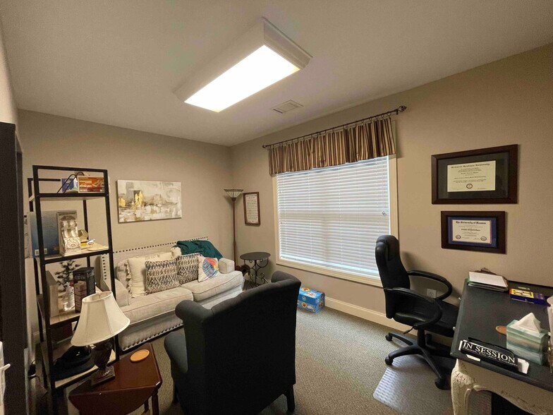 More Photos Of 3950 Cobb Pky NW, Acworth Office For Lease