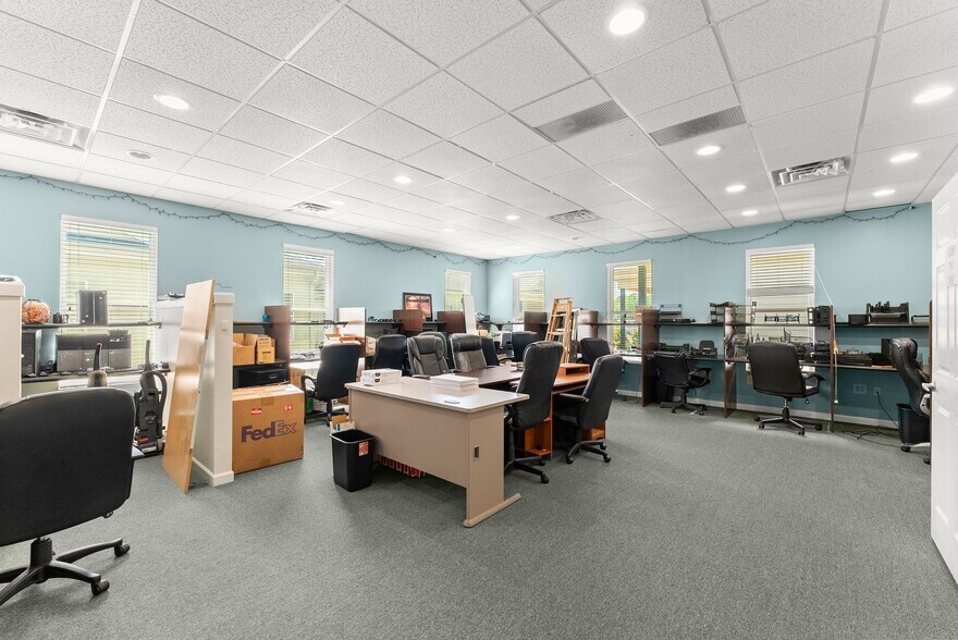 More Photos Of 950 Scales Rd, Suwanee Medical For Lease