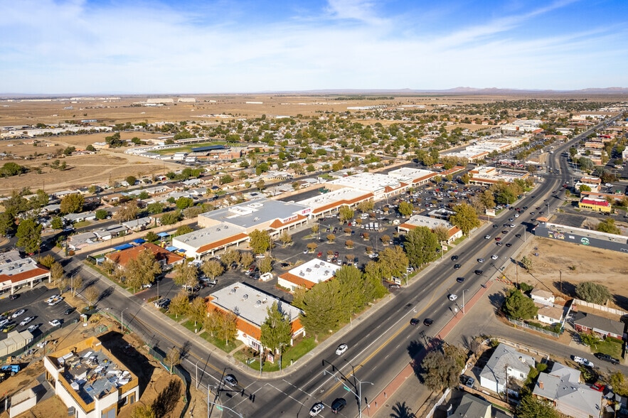 More Photos Of 1703-1823 E Palmdale Blvd, Palmdale Unknown For Lease