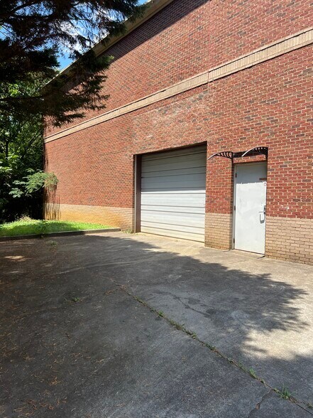 More Photos Of 4388 Sudderth Rd, Buford Warehouse For Sale