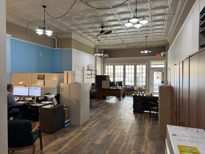 More Photos Of 816 6th Ave, DeWitt Office For Lease