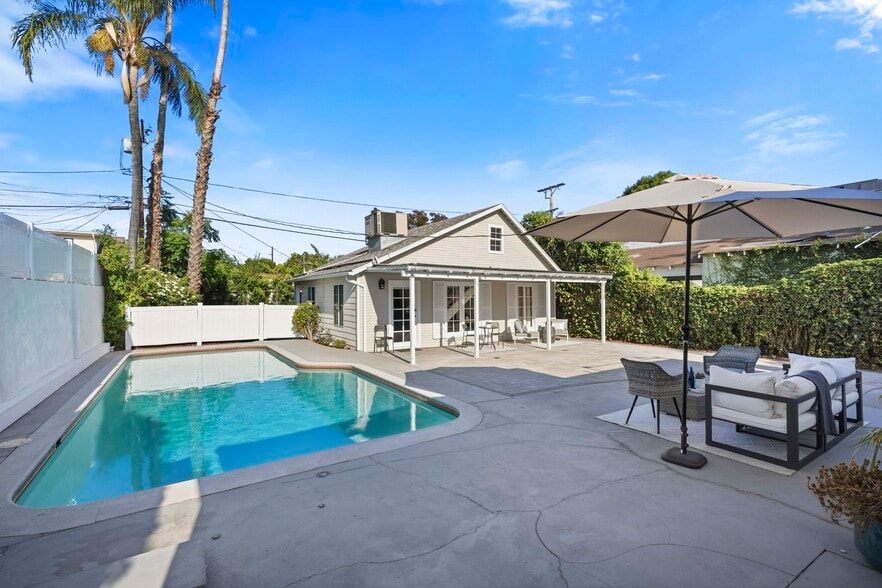 More Photos Of 5438-5440 Colfax Ave, Valley Village Apartments For Sale