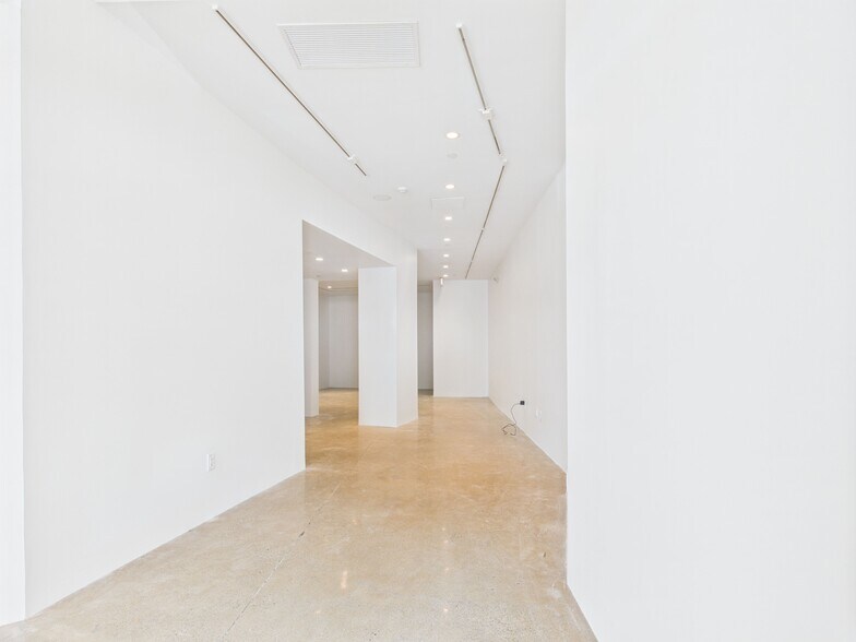 More Photos Of 407-409 Greenwich Ave, Greenwich Office For Lease