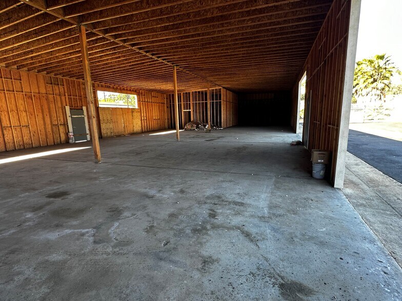 More Photos Of 3737 Bancroft Dr, Spring Valley Industrial For Lease