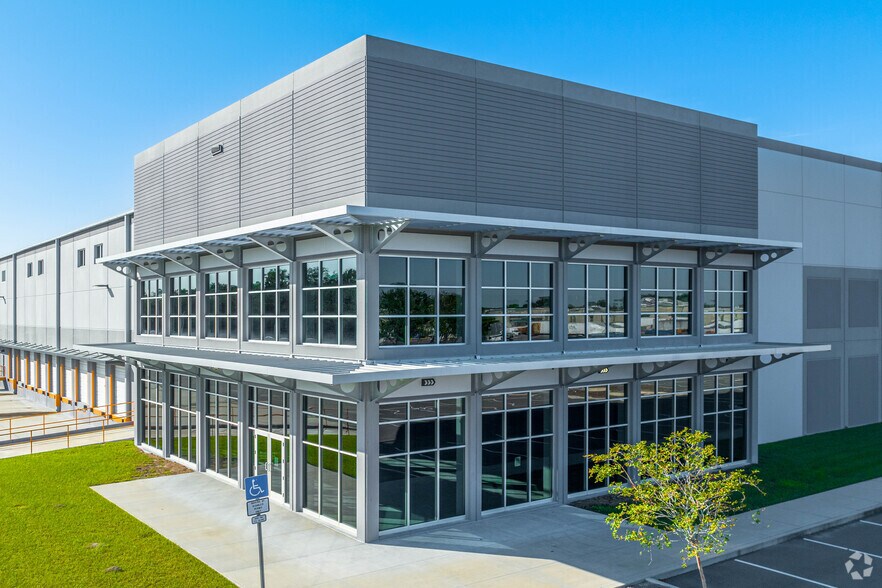 More Photos Of 2727 Henderson Way, Plant City Distribution For Lease