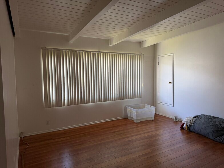 More Photos Of 1606 Barry Ave, Los Angeles Apartments For Sale