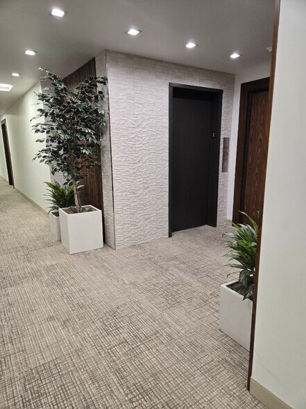 More Photos Of 2310 E Ponderosa Dr, Camarillo Office For Lease