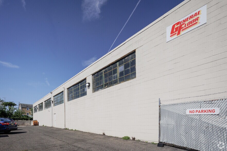 More Photos Of 403-405 W Pleasantview Ave, Hackensack Light Manufacturing For Sale
