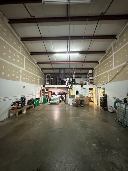 More Photos Of 771 Shallowford Rd, Marietta Flex For Lease