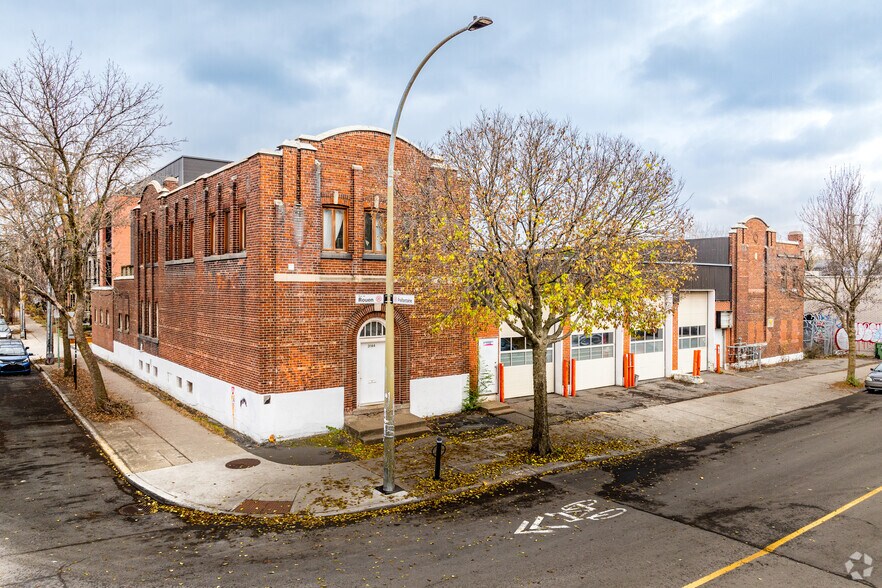 Primary Photo Of 3130-3144 Rue de Rouen, Montréal Industrial For Lease