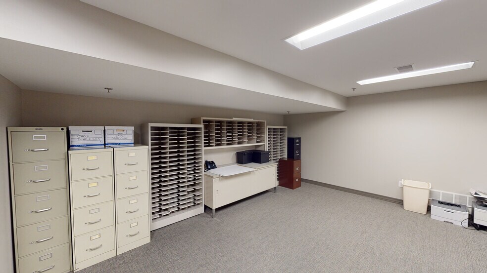 More Photos Of 2720 Centennial Rd, Toledo Office For Sale