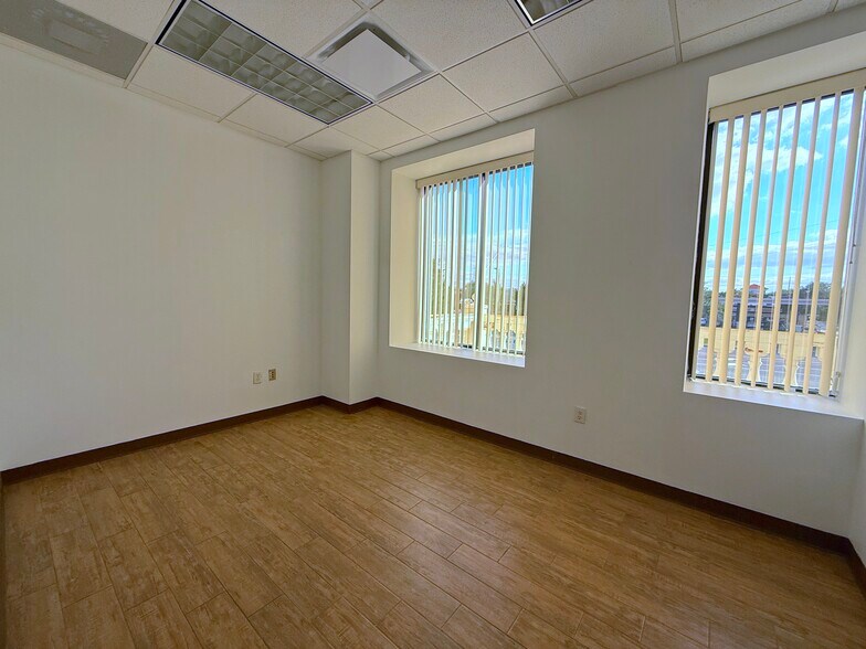 More Photos Of 6735 Conroy Windermere Rd, Orlando Medical For Sale