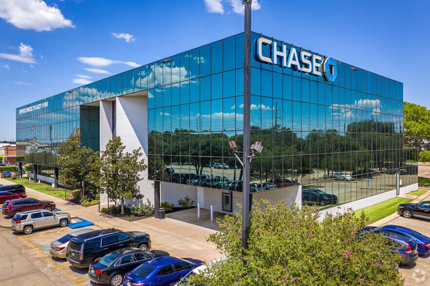 More Photos Of 4600 Highway 6 N, Houston Office For Lease