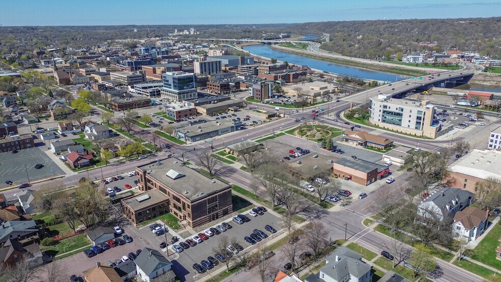 More Photos Of 201 N Broad St, Mankato Office For Lease