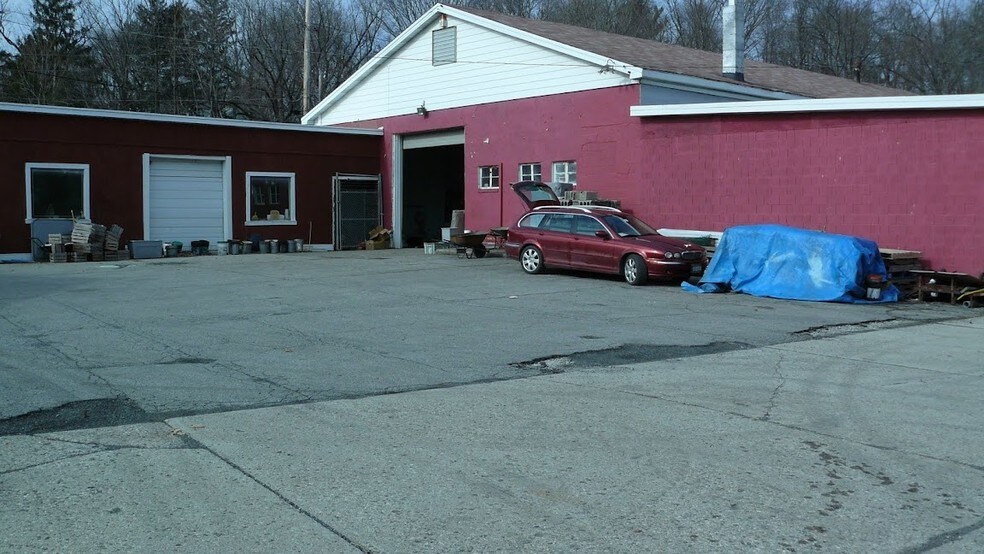 More Photos Of 2 S Plank Rd, Newburgh Warehouse For Sale