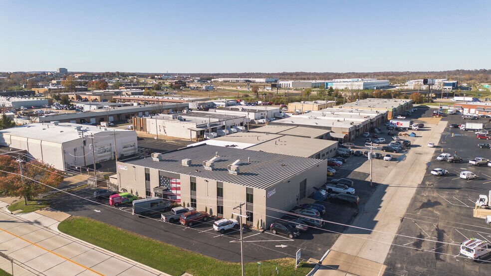 Primary Photo Of 1725-1745 Chase Dr, Fenton Warehouse For Lease