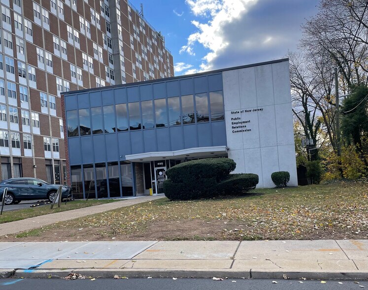 More Photos Of 495 W State St, Trenton Office For Sale