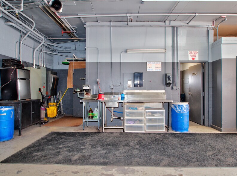 More Photos Of 56 Clarendon Ave, Kingston Warehouse For Sale