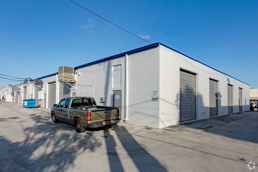 More Photos Of 710-716 NW 57th St, Fort Lauderdale Unknown For Lease