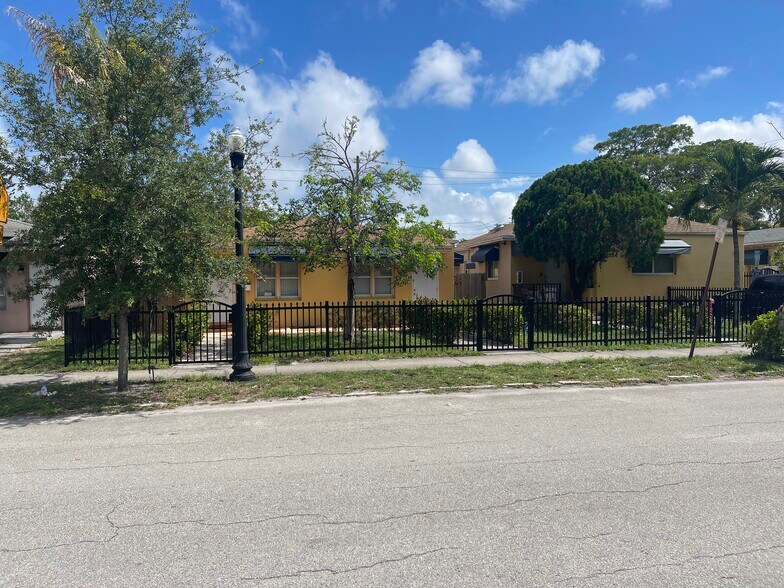 More Photos Of 1948 Buchanan St, Hollywood Apartments For Sale