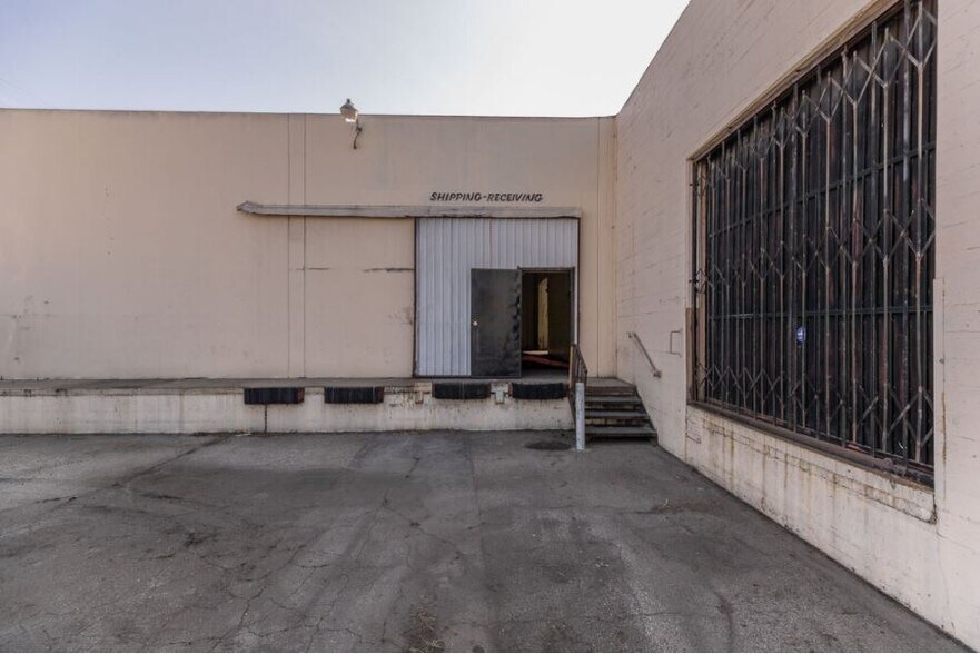 More Photos Of 3310 Leonis Blvd, Los Angeles Warehouse For Lease