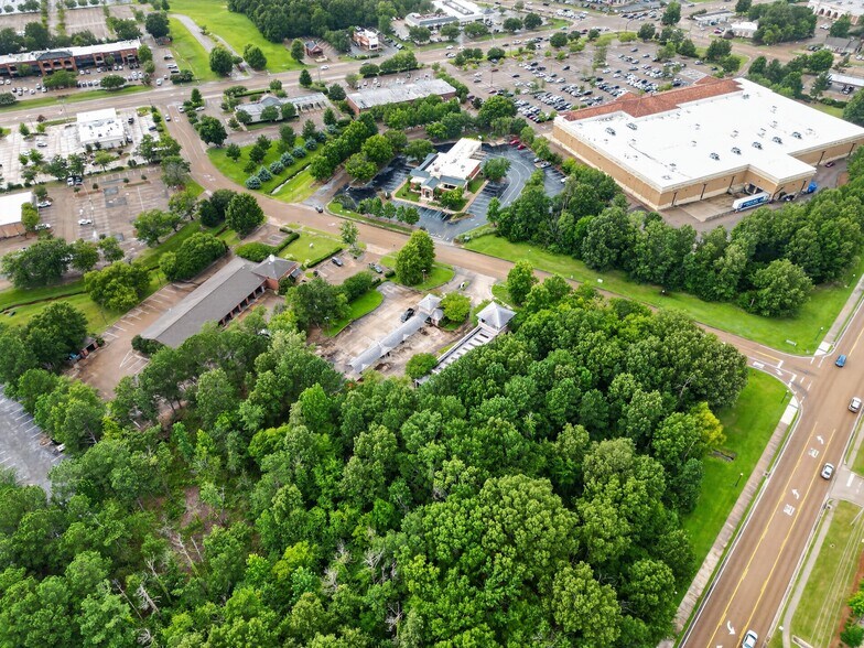 More Photos Of 2027 Strawberry Hill Dr, Madison Carwash For Sale