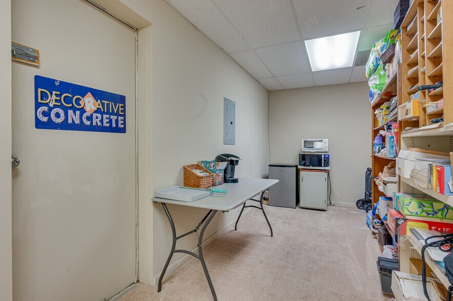 More Photos Of 8220 Stephanie Dr SW, Huntsville Flex For Sale