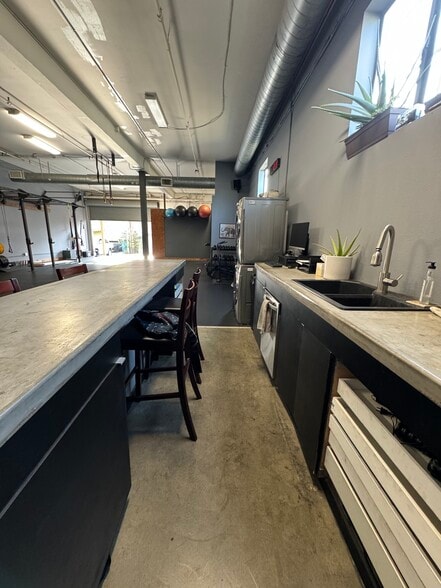 More Photos Of 1438-1444 9th St, Santa Monica Loft Creative Space For Sale