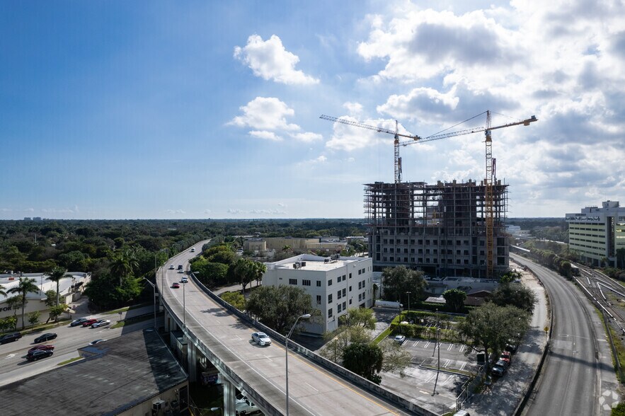 More Photos Of 9480 S Dixie Hwy, Miami Office For Sale