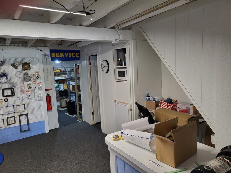 More Photos Of 9405 Dixie Hwy, Village of Clarkston General Retail For Sale