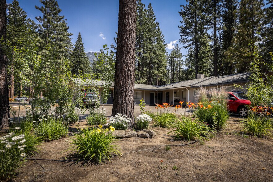 More Photos Of 3816 Pioneer Trl, South Lake Tahoe Office For Sale